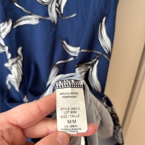 🎉4/30$🎉 Eclipse Navy Blue Floral T-Shirt Dress - Size M - Picture 3 of 4